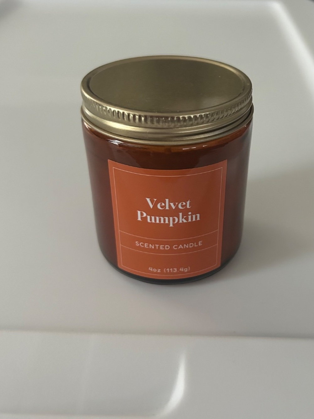 Pumpkin Scent amber glass candle 4oz NWT